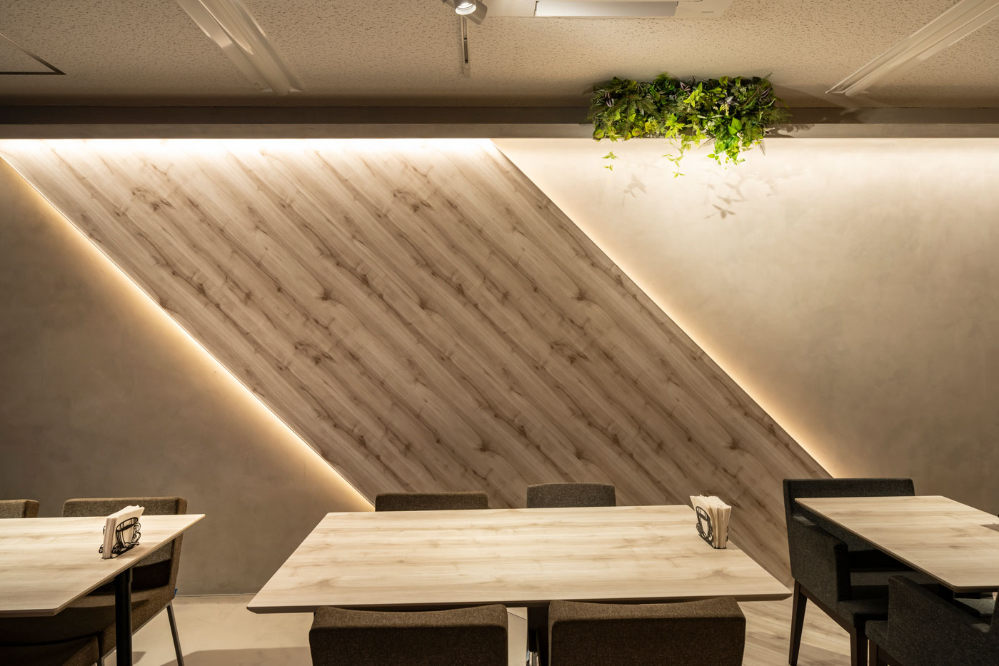 LEDカスタムテープライト LED-B-TAPE-COB型の施工例・採用事例