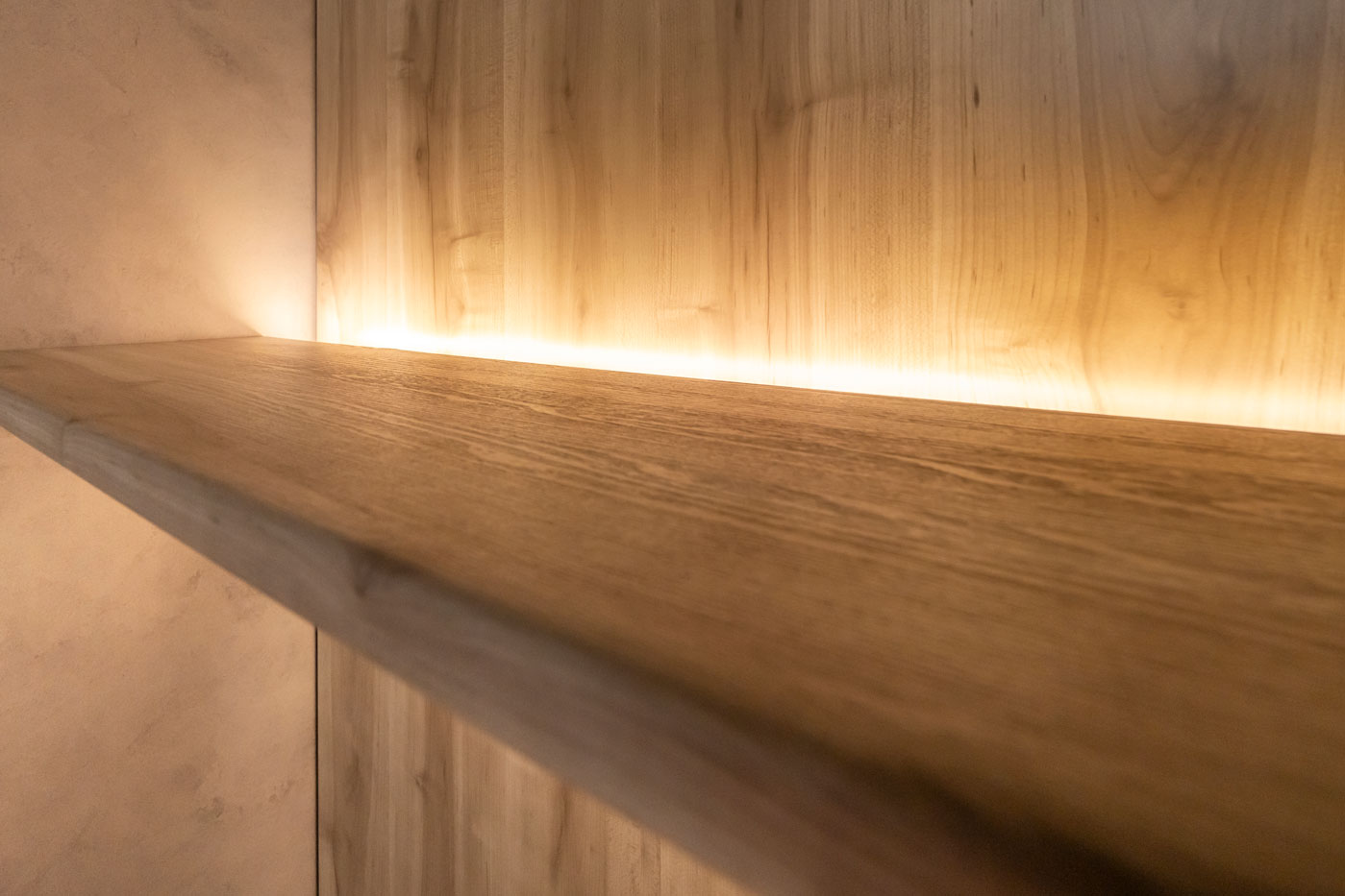 LEDカスタムテープライト LED-B-TAPE-COB型の施工例・採用事例