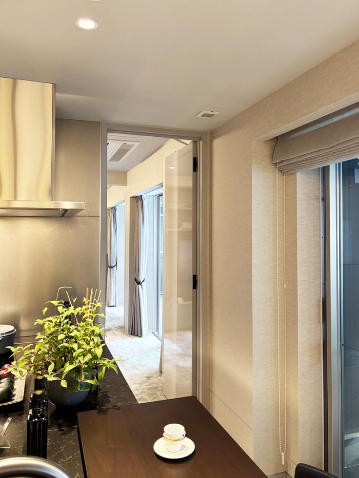 三次元調整機能付隠し丁番 HES3D-120型の施工例・採用事例