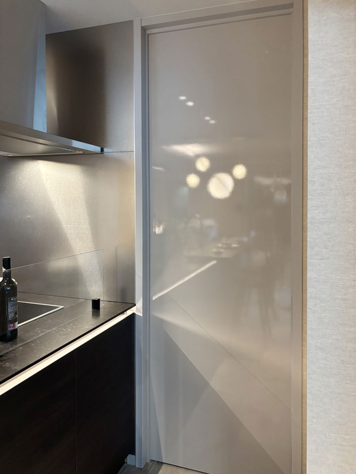 三次元調整機能付隠し丁番 HES3D-120型の施工例・採用事例