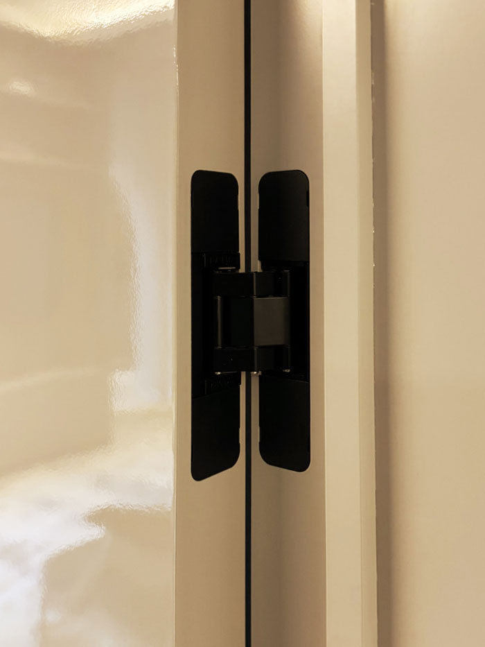 三次元調整機能付隠し丁番 HES3D-120型の施工例・採用事例