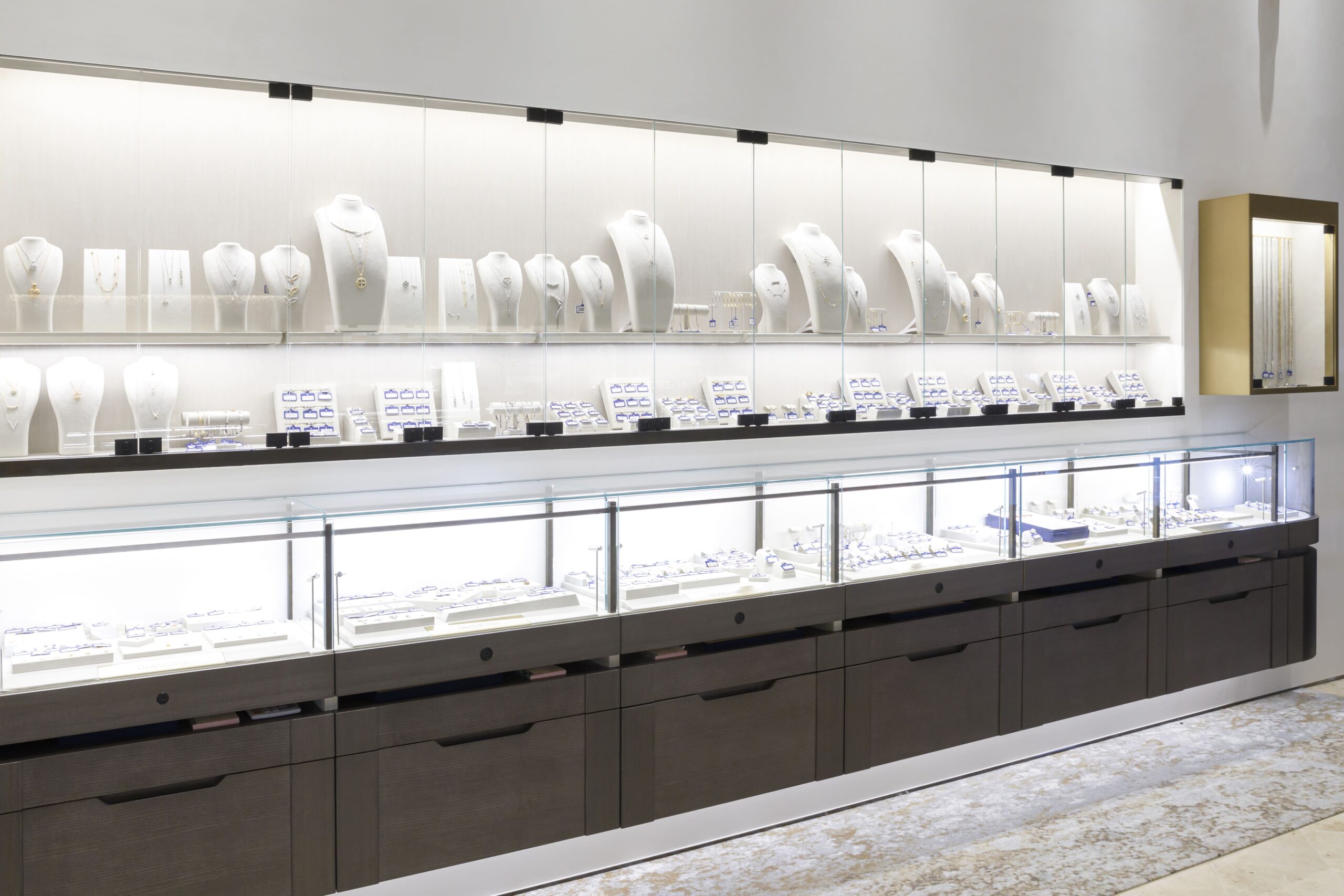 ジュエリーショップ 施工例 採用事例 スガツネ工業株式会社